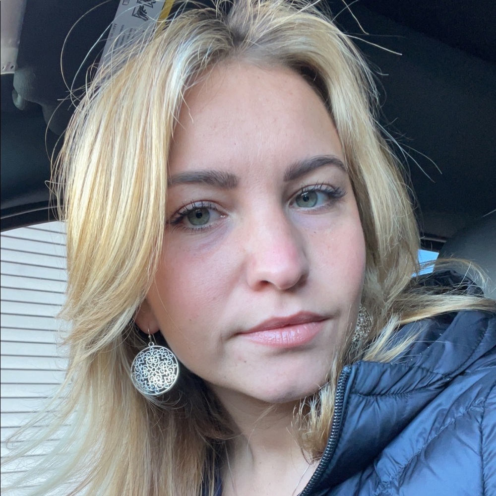 Meet your Posher, Marissa